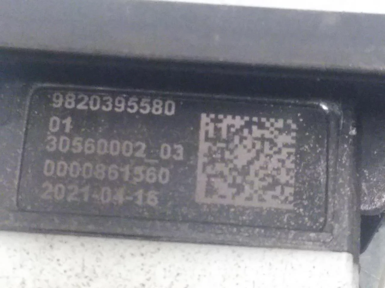Opel / Vauxhall OPEL MOKKA 21 > Csomagtérajtó kapcsoló nézet 4