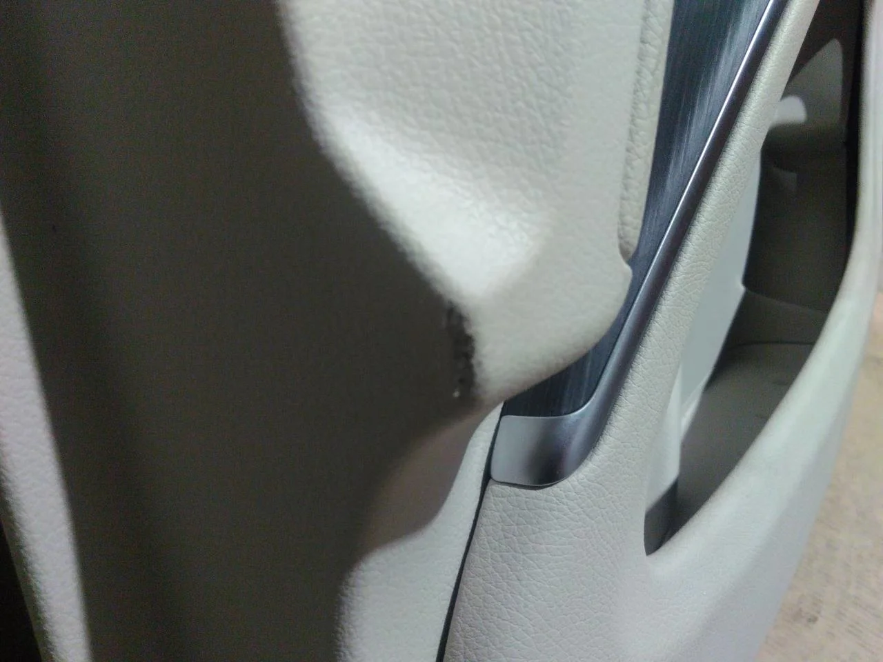 Mercedes EQS SUV X296 2022- Door trim panel, right view 2