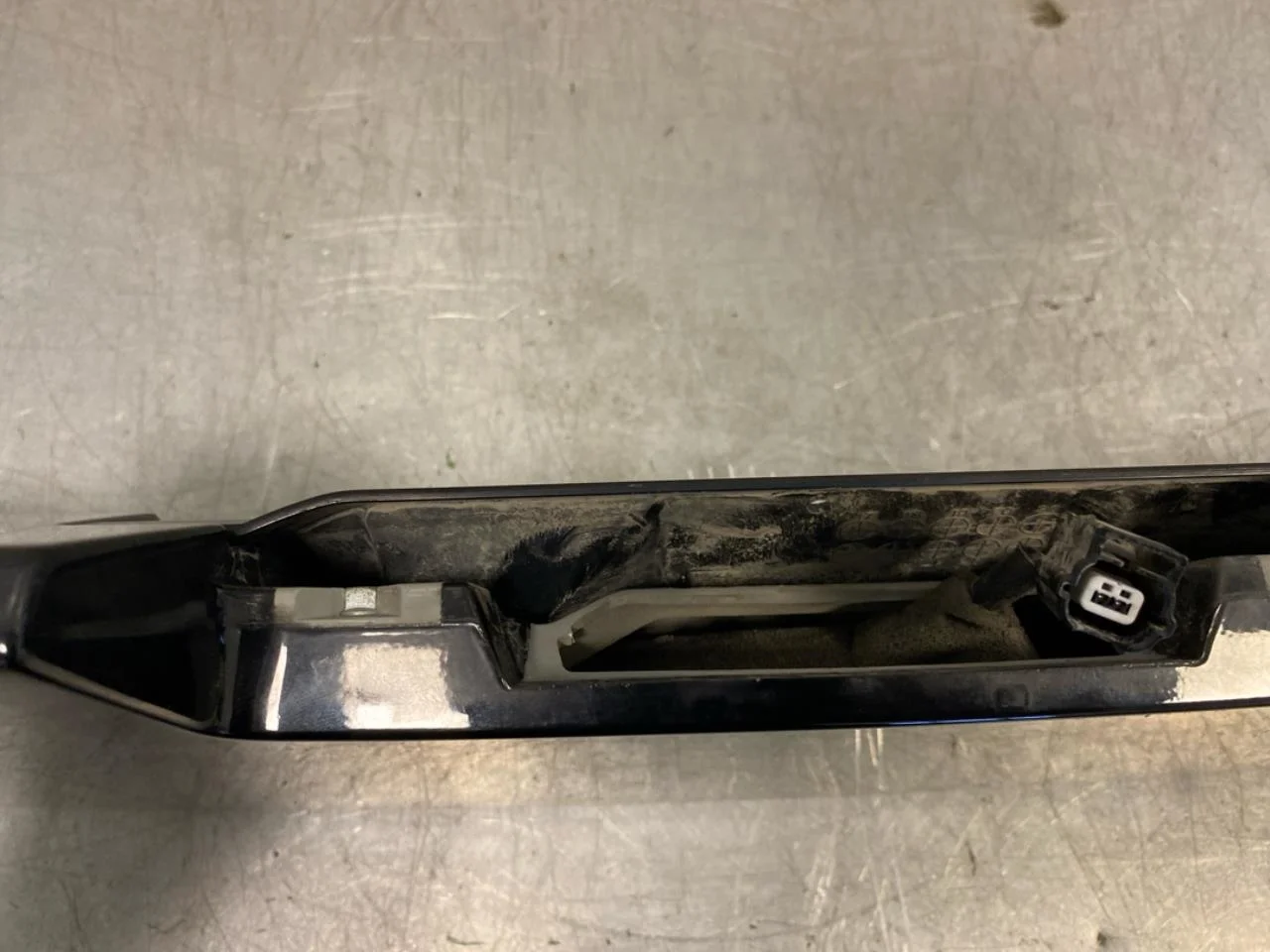 Nissan LEAF 2017-24 Spoiler, tailgate view 3