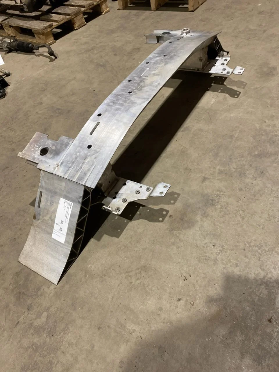 Fisker OCEAN Bumper reinforcement beam, front view 2