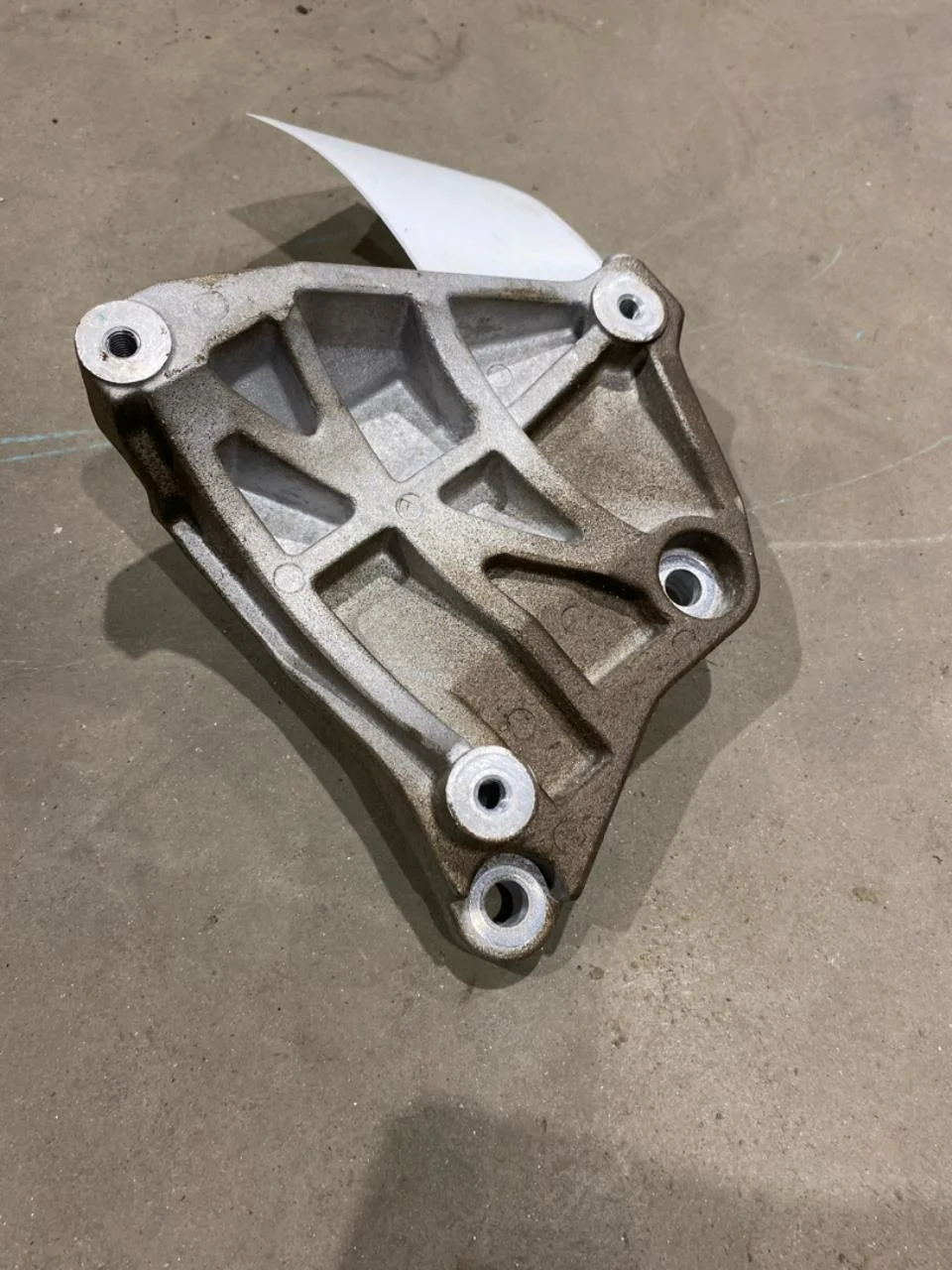 Fisker OCEAN Engine mount, steel / aluminum