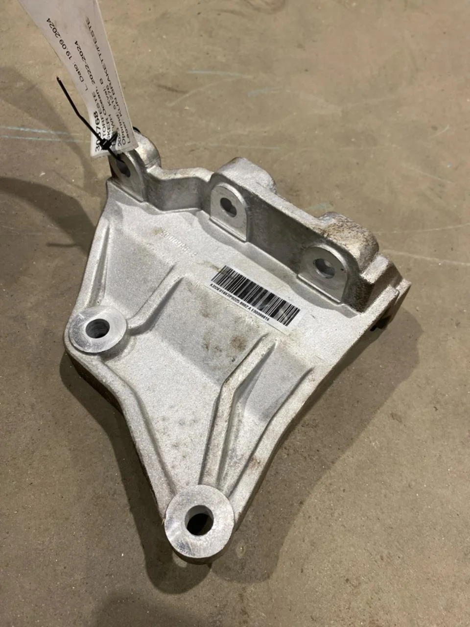Fisker OCEAN Engine mount, steel / aluminum view 3