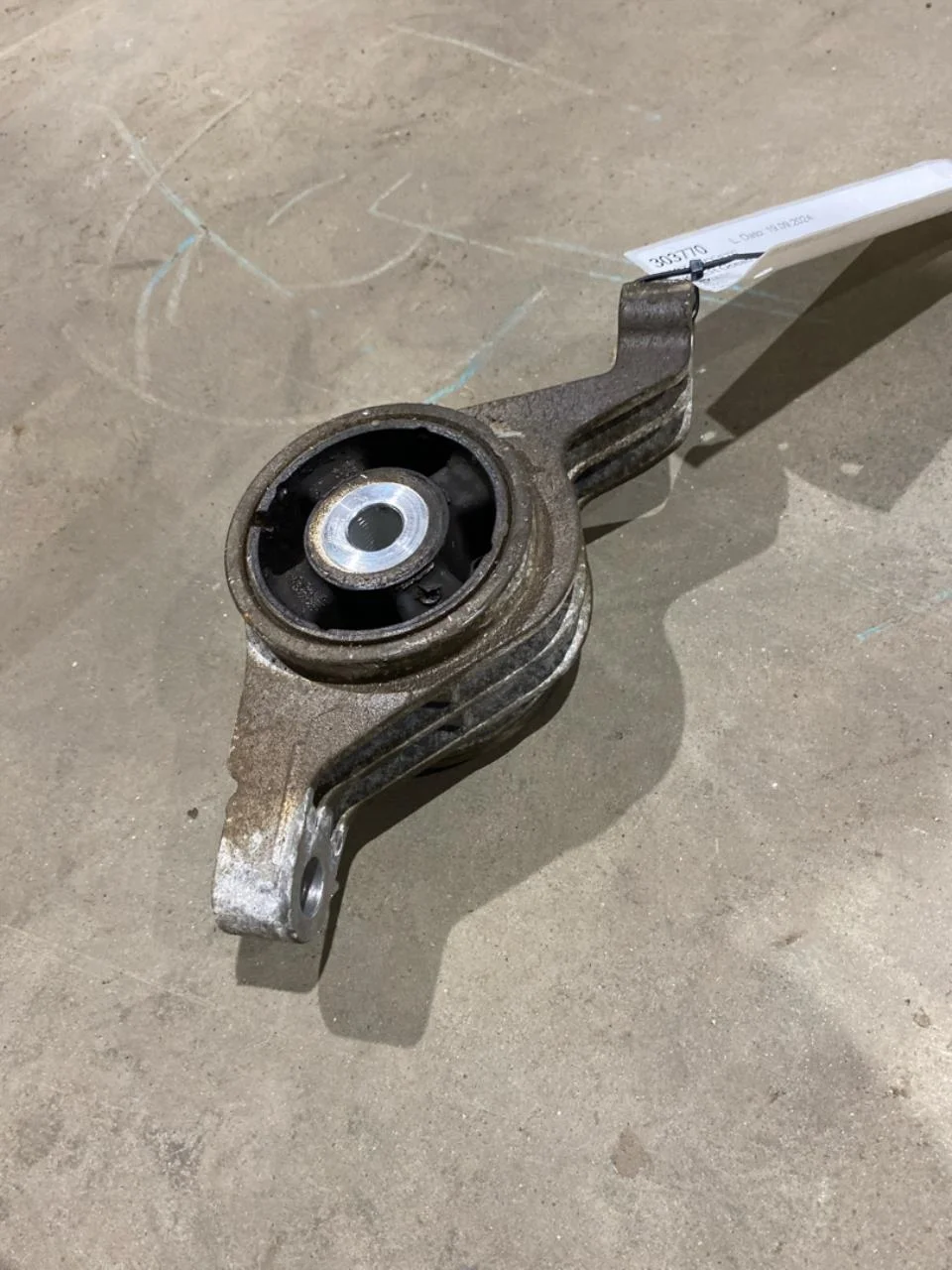 Fisker OCEAN Engine mount, steel / aluminum view 2