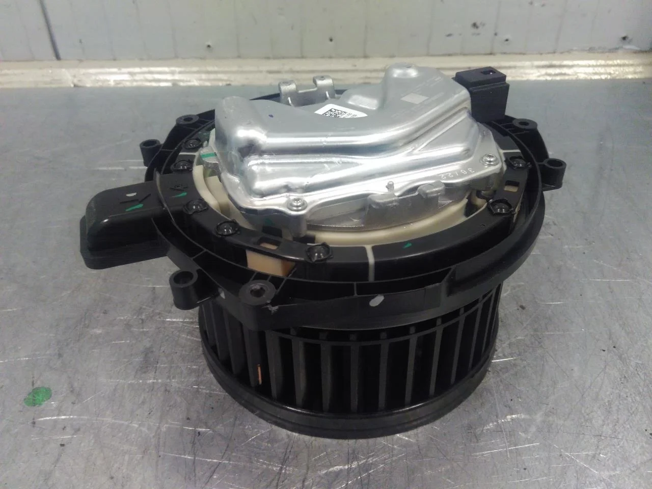 Mercedes EQS SUV X296 2022- Fűtésventilátor motor nézet 2