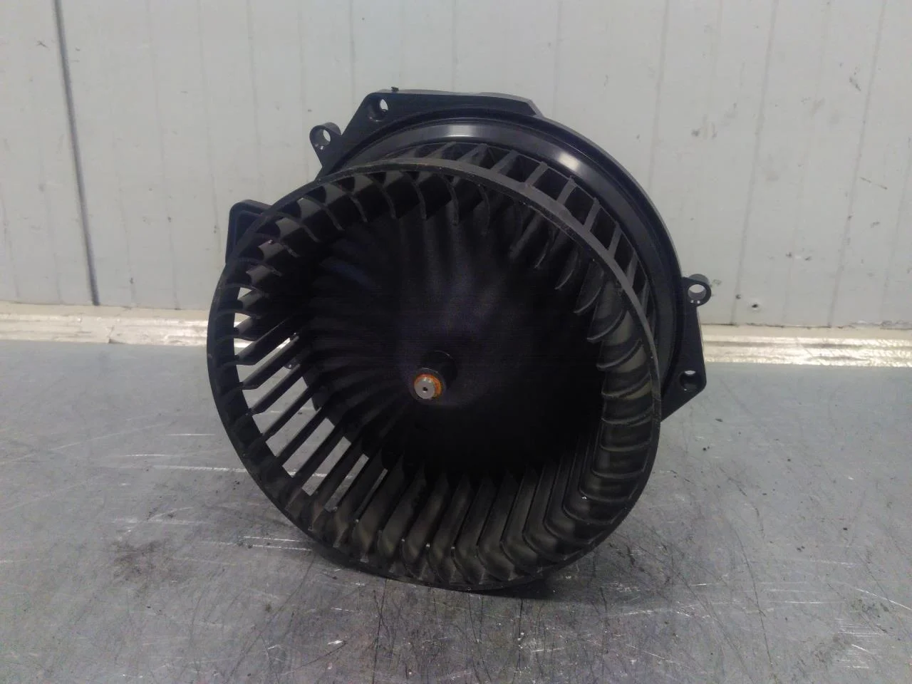Mercedes EQS SUV X296 2022- Fűtésventilátor motor nézet 3