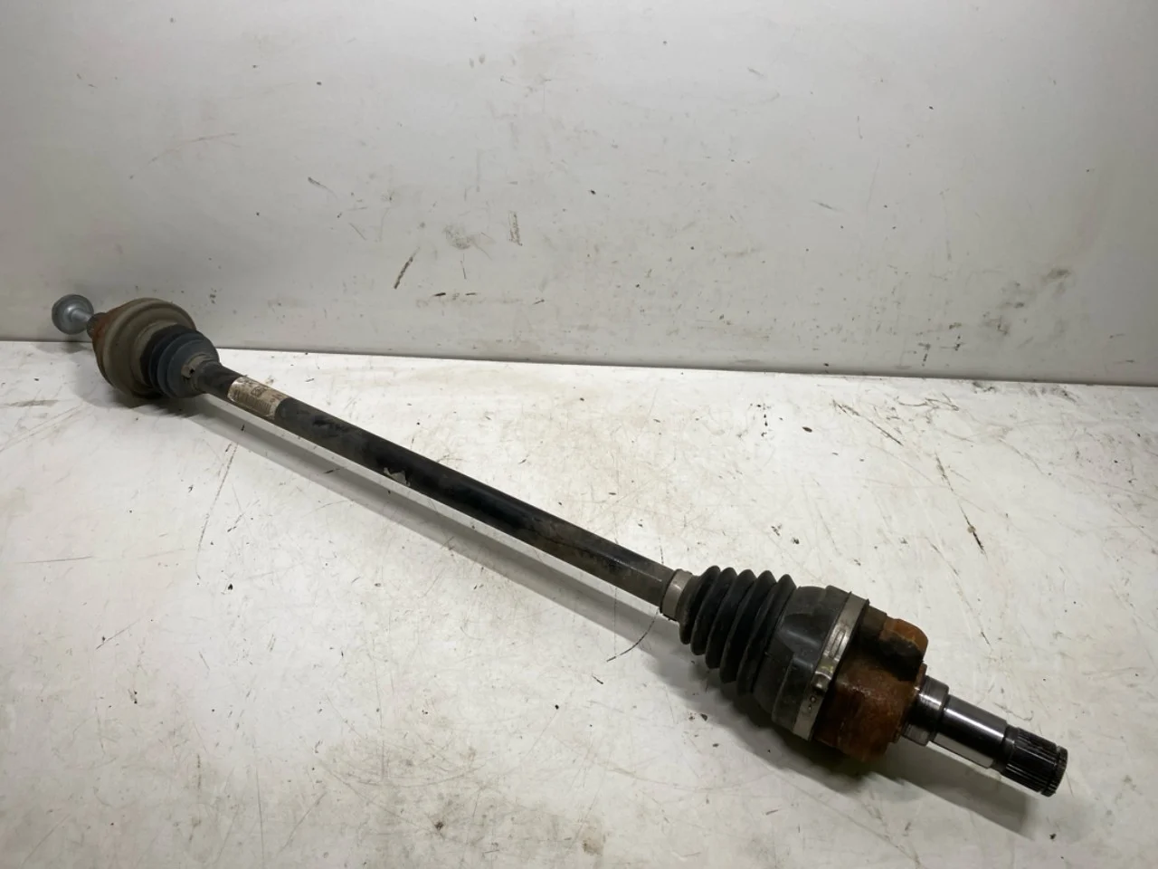 Volkswagen ID.3 2021- Rear right driveshaft view 2