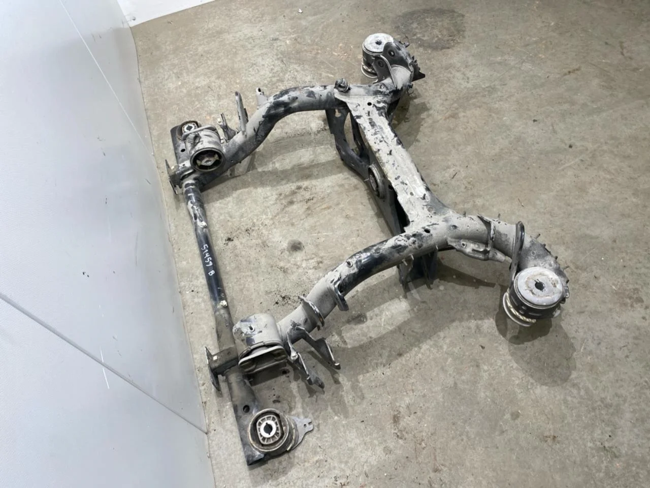 Volkswagen ID.3 2021- Rear axle crossmember / subframe view 3