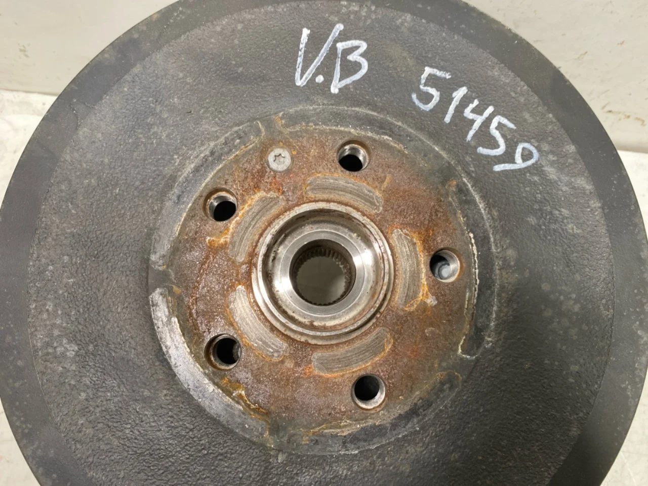 Volkswagen ID.3 2021- Csonkállvány, bal hátsó nézet 4