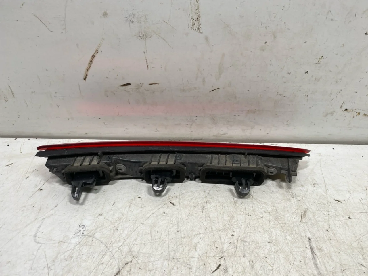 Volkswagen ID.3 2021- Hátsó lámpa, jobb, csomagtérajtón (belső) nézet 4