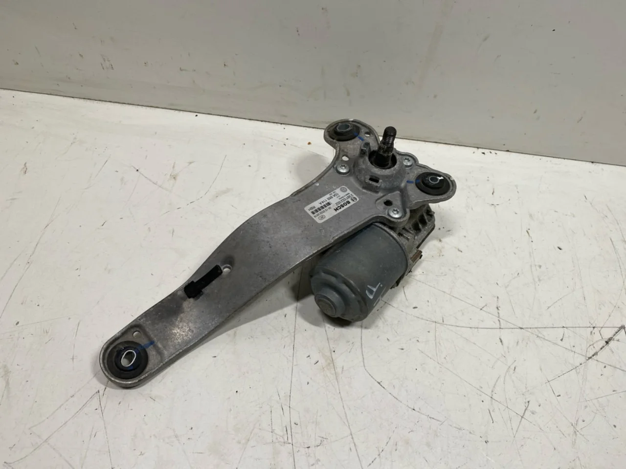 Volkswagen ID.3 2021- Windshield wiper motor view 2