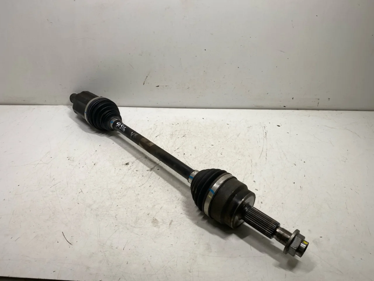Kia EV6 2022- Front left driveshaft view 2