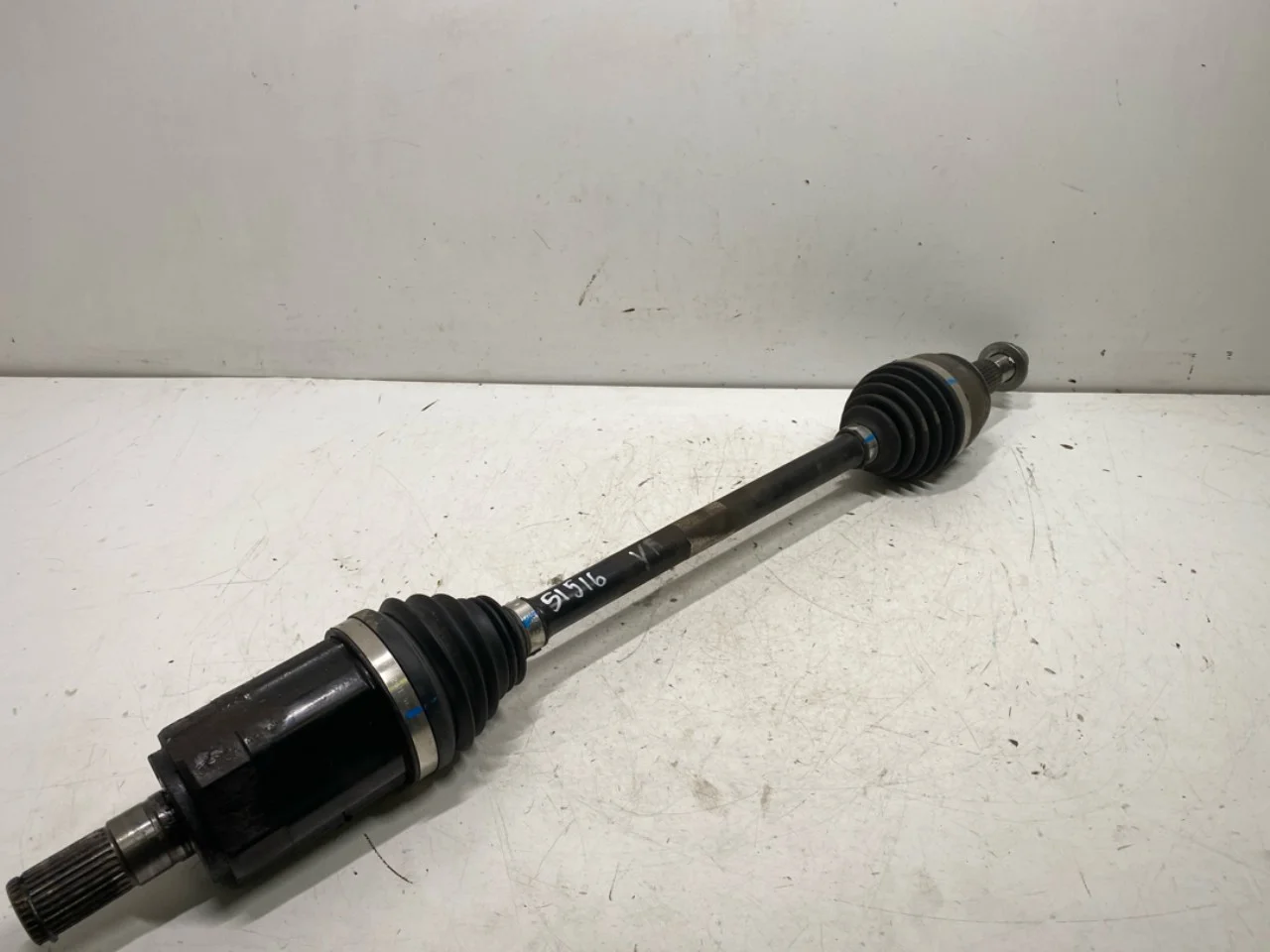Kia EV6 2022- Front left driveshaft view 3