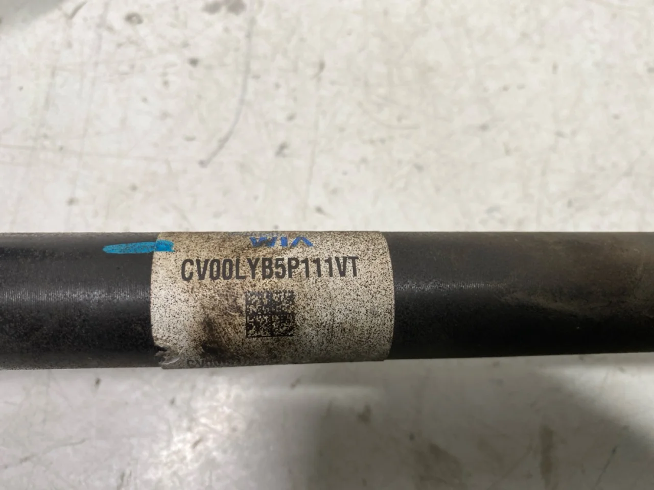 Kia EV6 2022- Front left driveshaft view 4