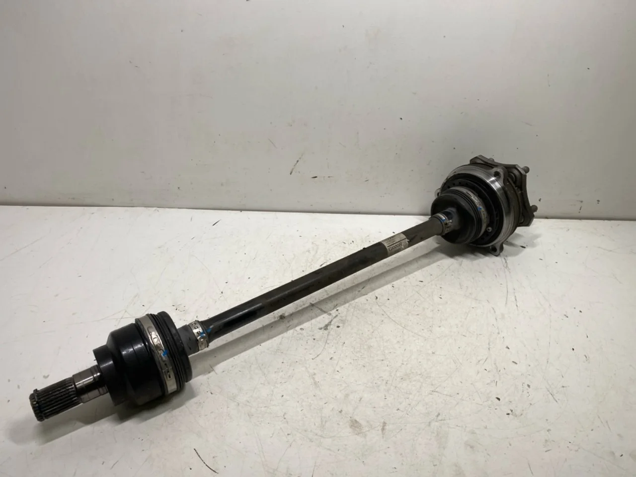 Kia EV6 2022- Rear right driveshaft view 3