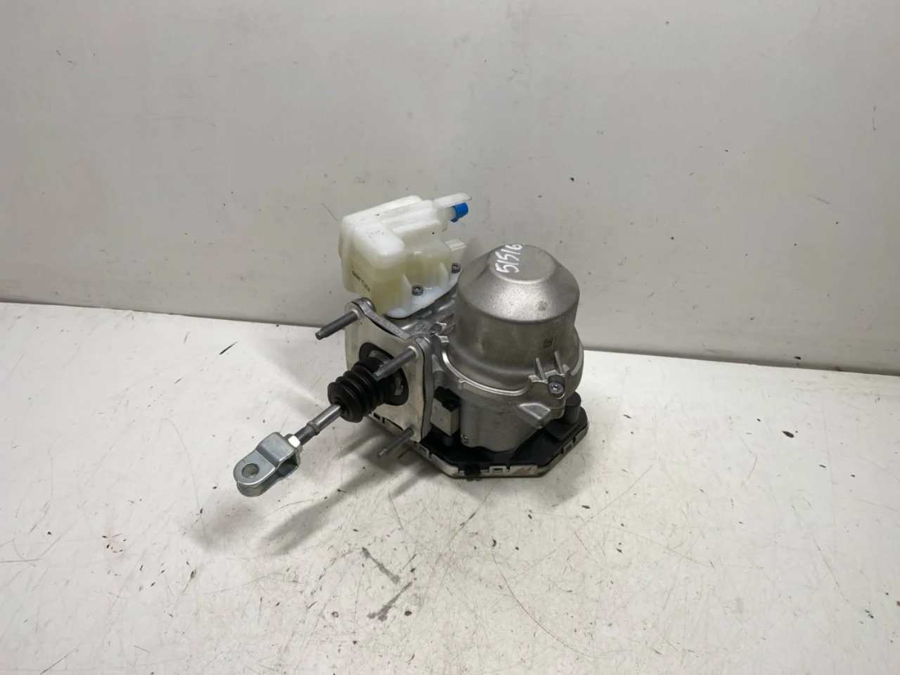 Kia EV6 2022- Brake booster view 2