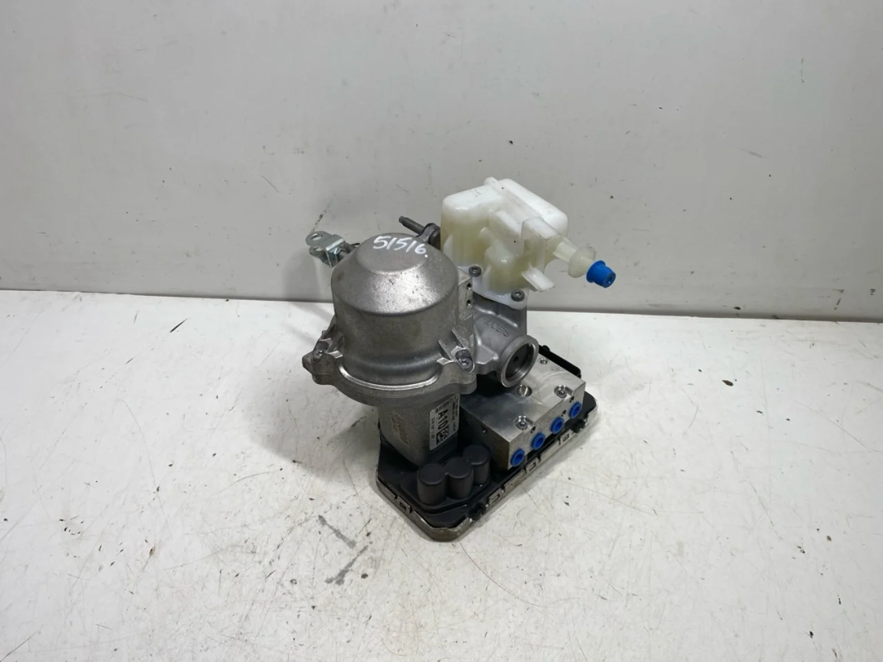 Kia EV6 2022- Brake booster view 3