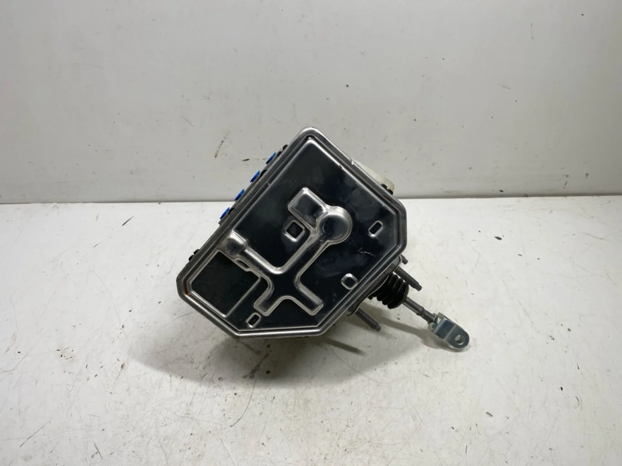 Kia EV6 2022- Brake booster view 4