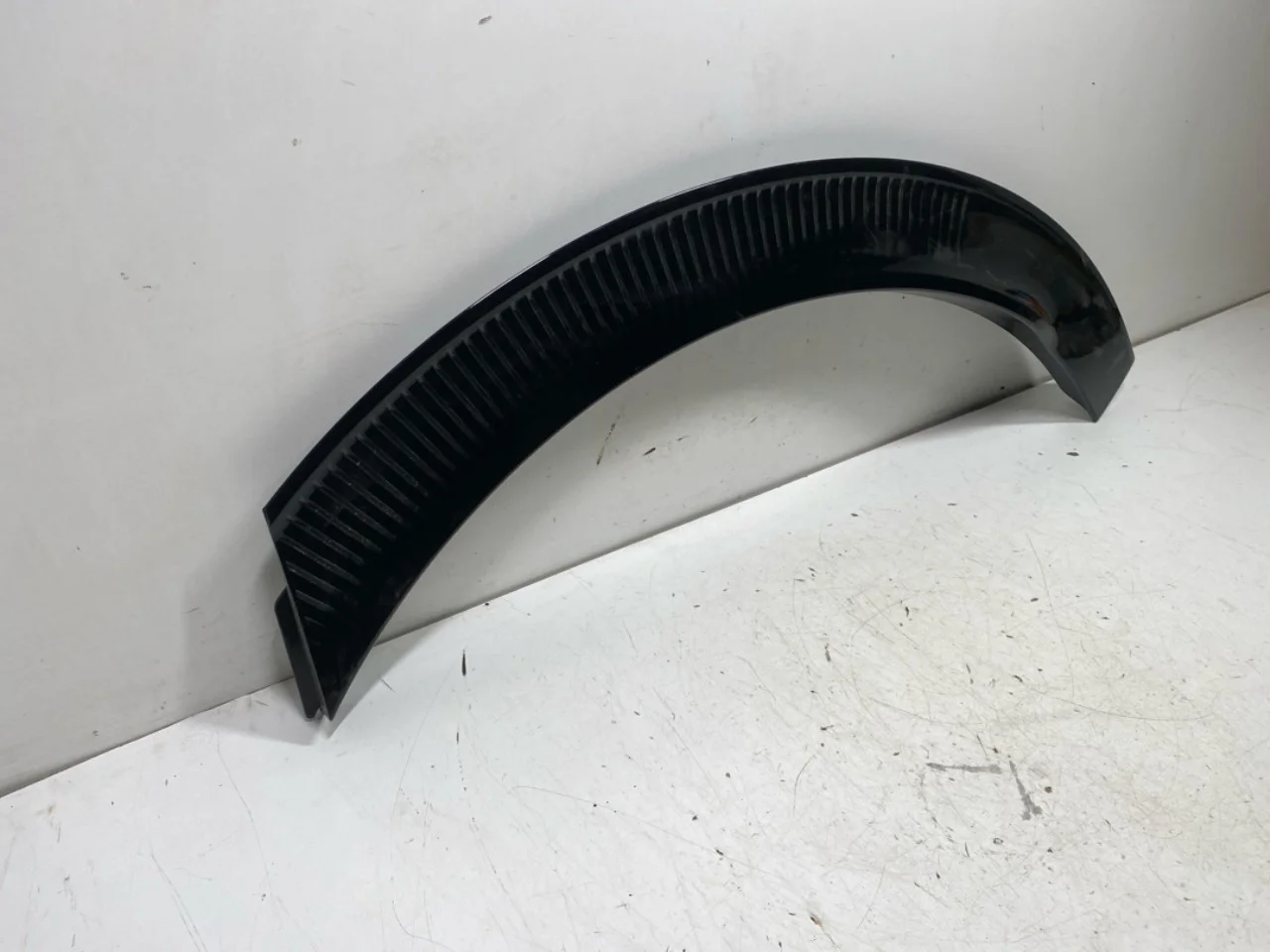 Kia EV6 2022- Wheel arch trim view 3