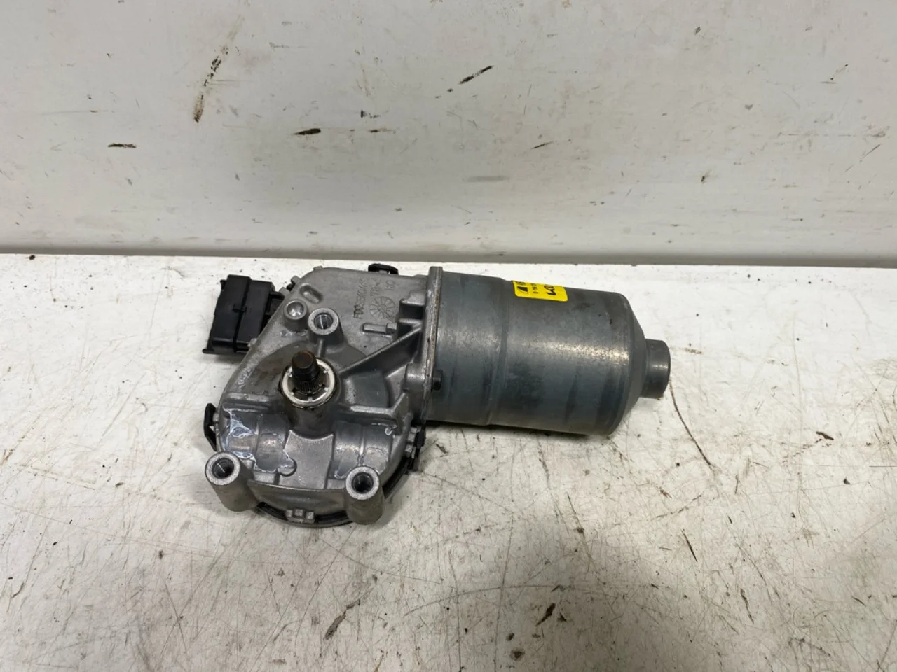 Kia EV6 2022- Ablaktörlő motor, szélvédő