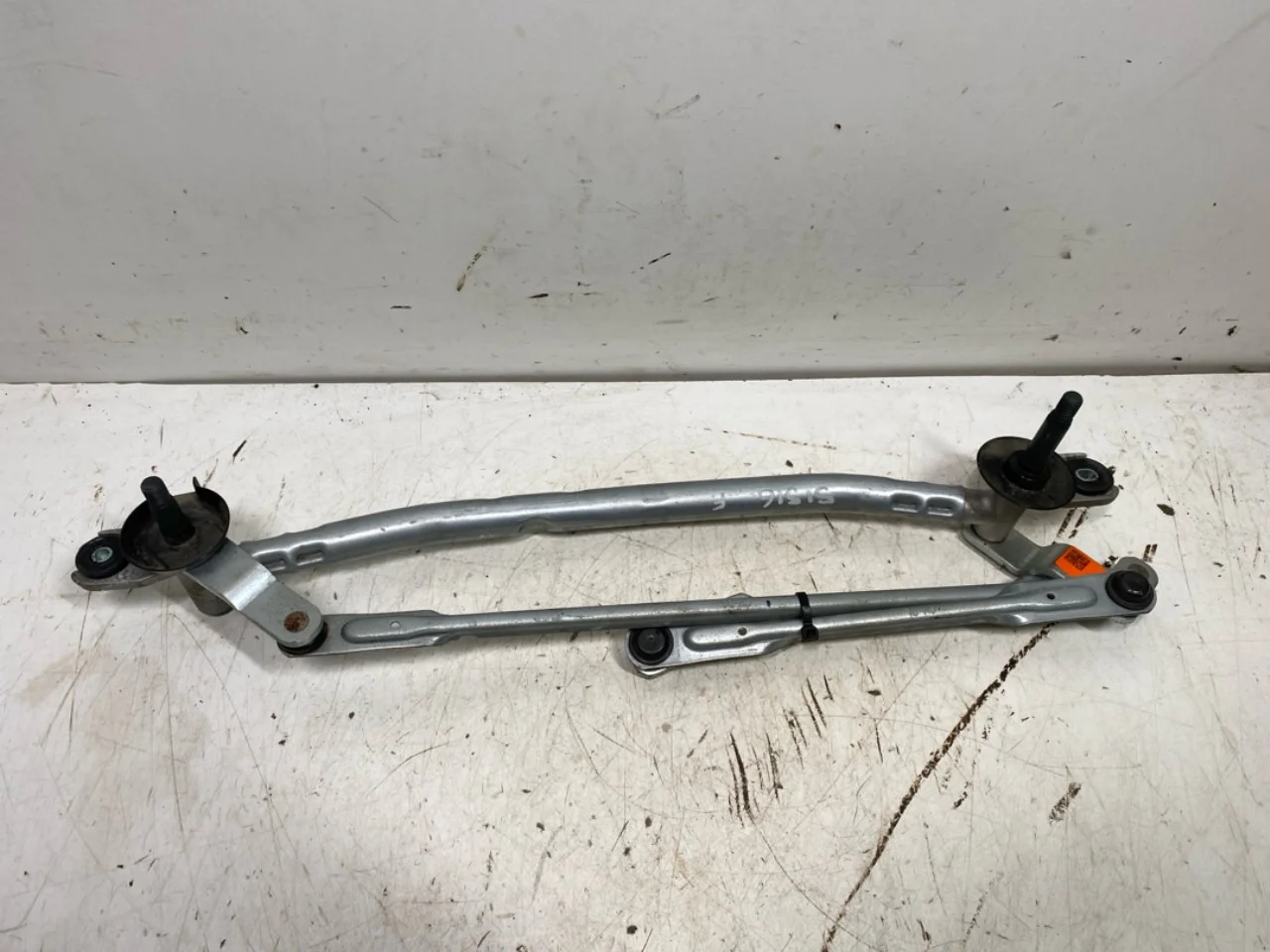 Kia EV6 2022- Windshield wiper linkage view 4