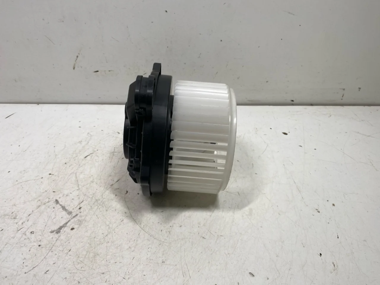 Kia EV6 2022- Fűtésventilátor motor nézet 2