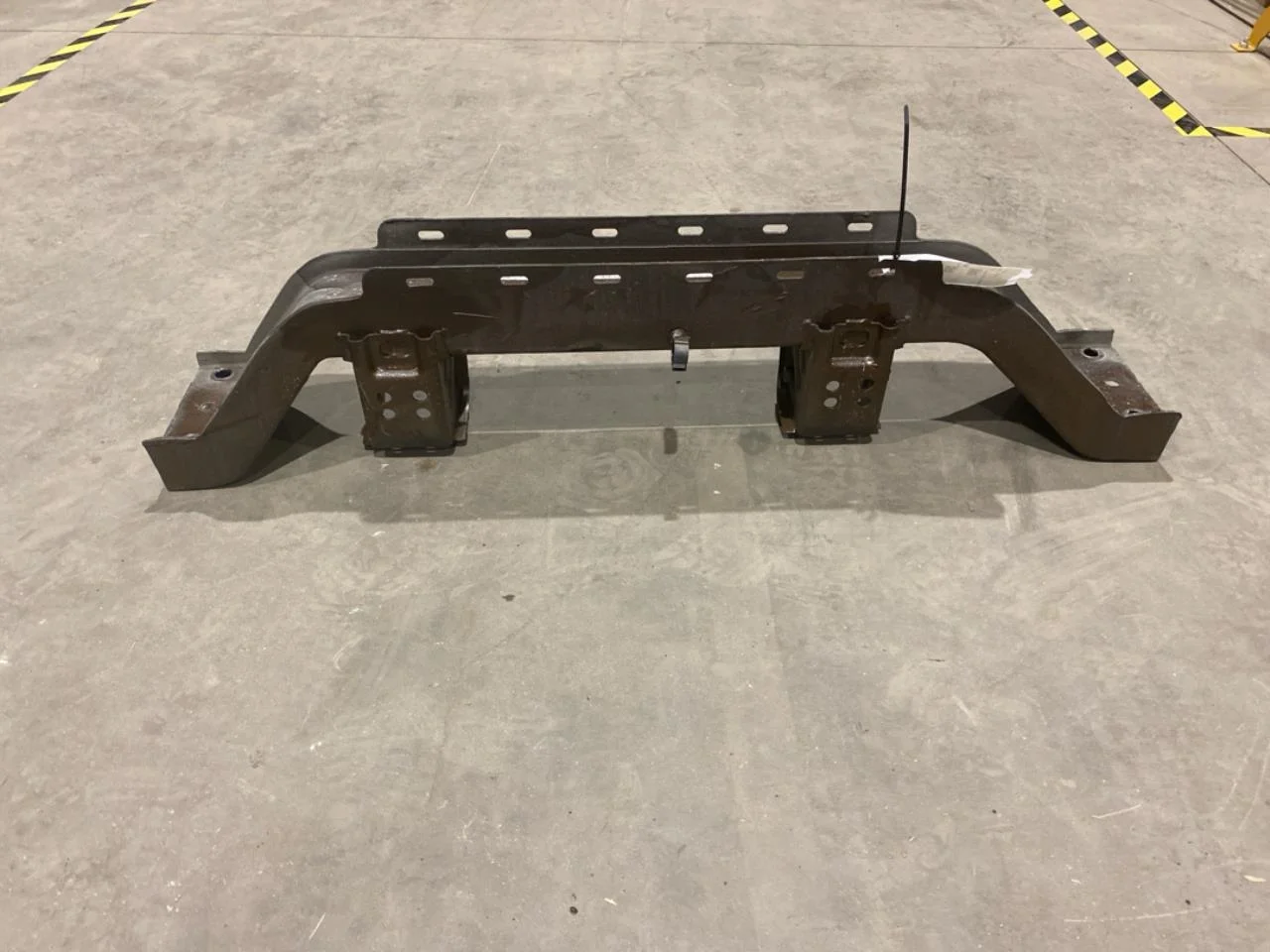 Maxus E-DELIVER9 2022- Front subframe view 2