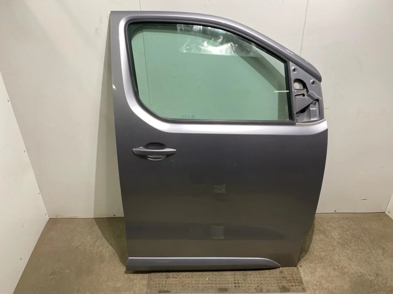 Opel / Vauxhall VIVARO 2020- Ajtó, 4 ajtós, első, jobb