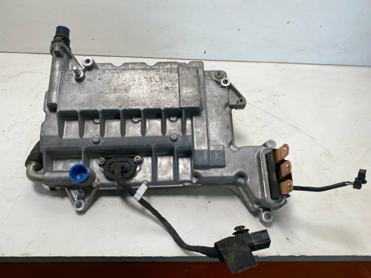 Opel / Vauxhall VIVARO 2020- Inverter, 12-220V nézet 2