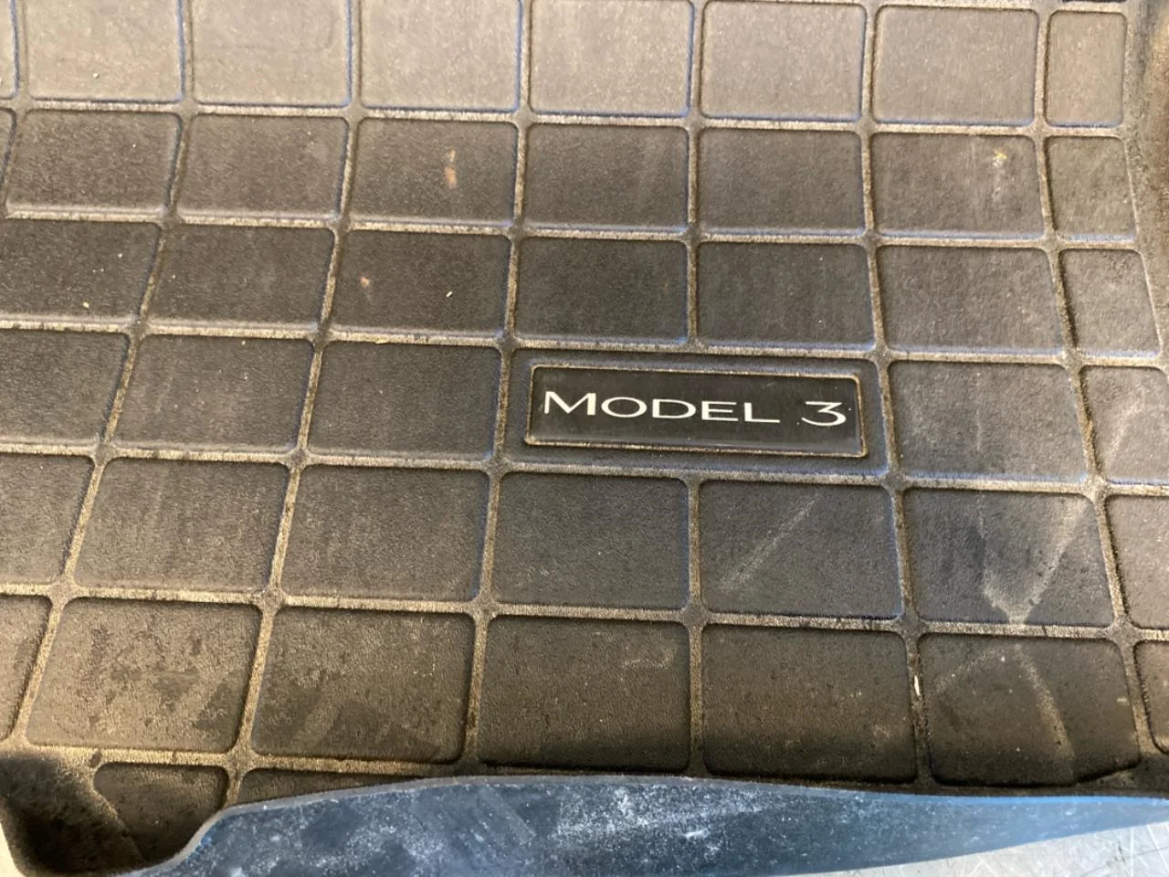 Tesla MODEL 3 2017--> Raktérvédő szőnyeg / borítás nézet 2