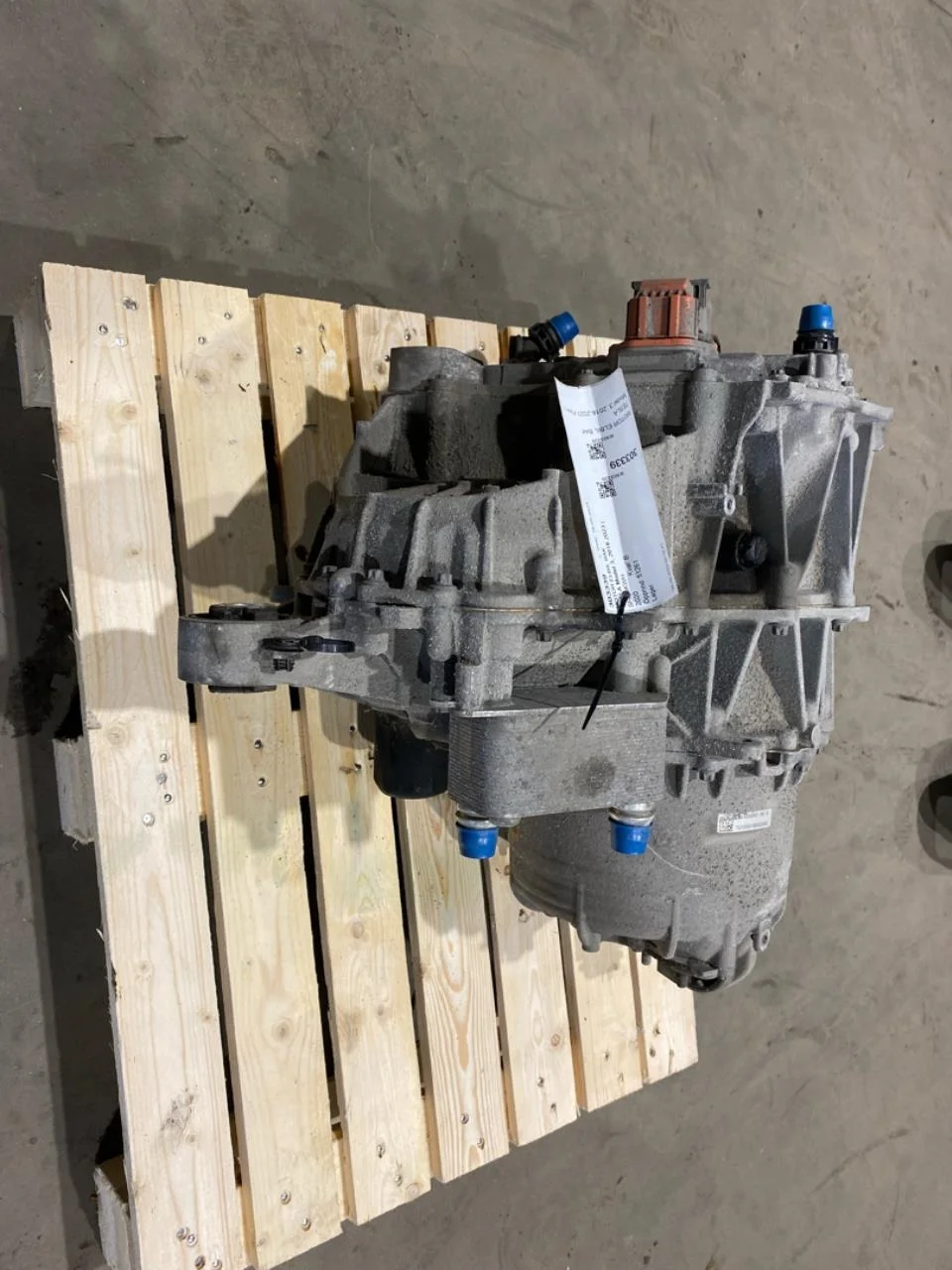Tesla MODEL 3 2017--> Elektromos motor, hátsó