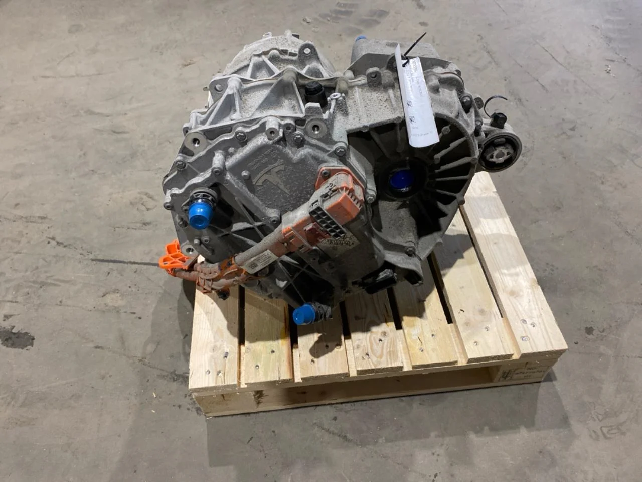 Tesla MODEL 3 2017--> Elektromos motor, hátsó nézet 3