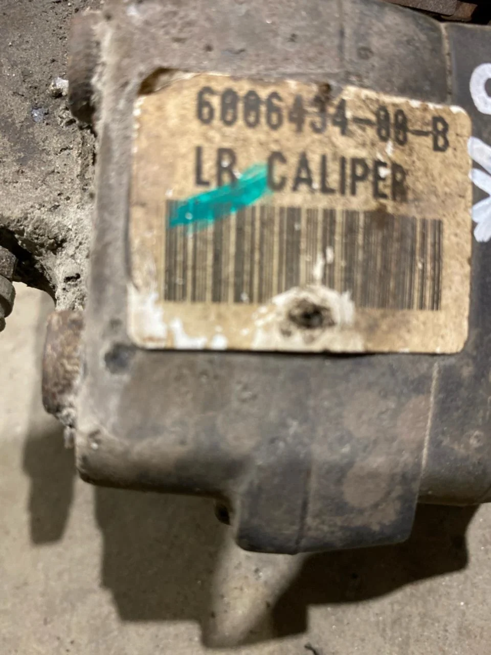 Tesla MODEL S 2013- Rear left brake caliper view 3