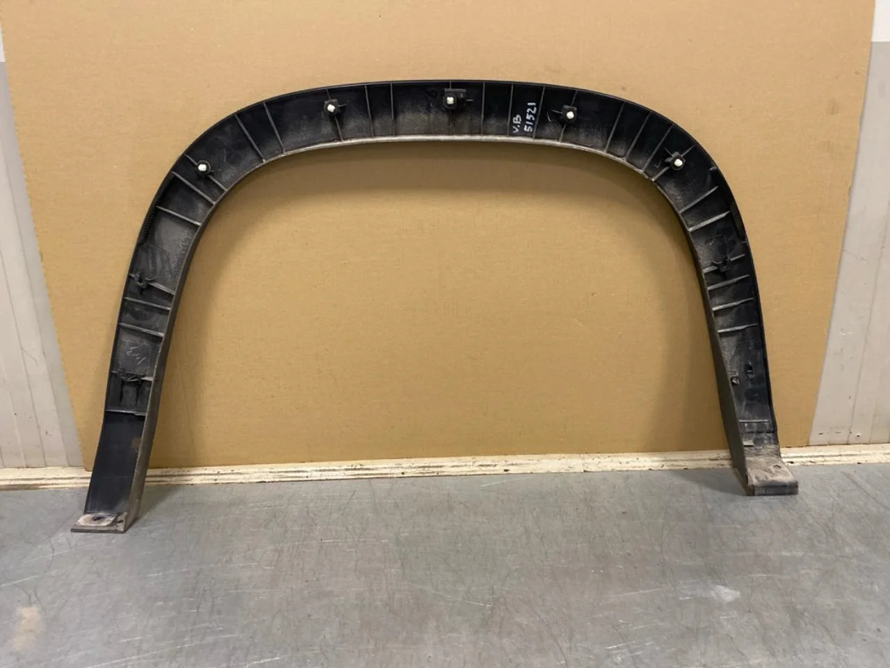 Maxus E-DELIVER9 2022- Wheel arch trim view 2