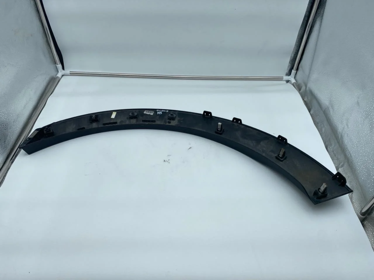 Kia EV6 2022- Wheel arch trim view 2