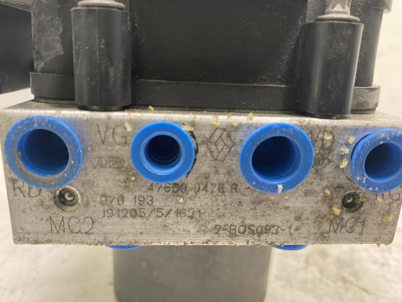 Renault ZOE/E- TECH 2013--> ABS hydraulic unit view 3