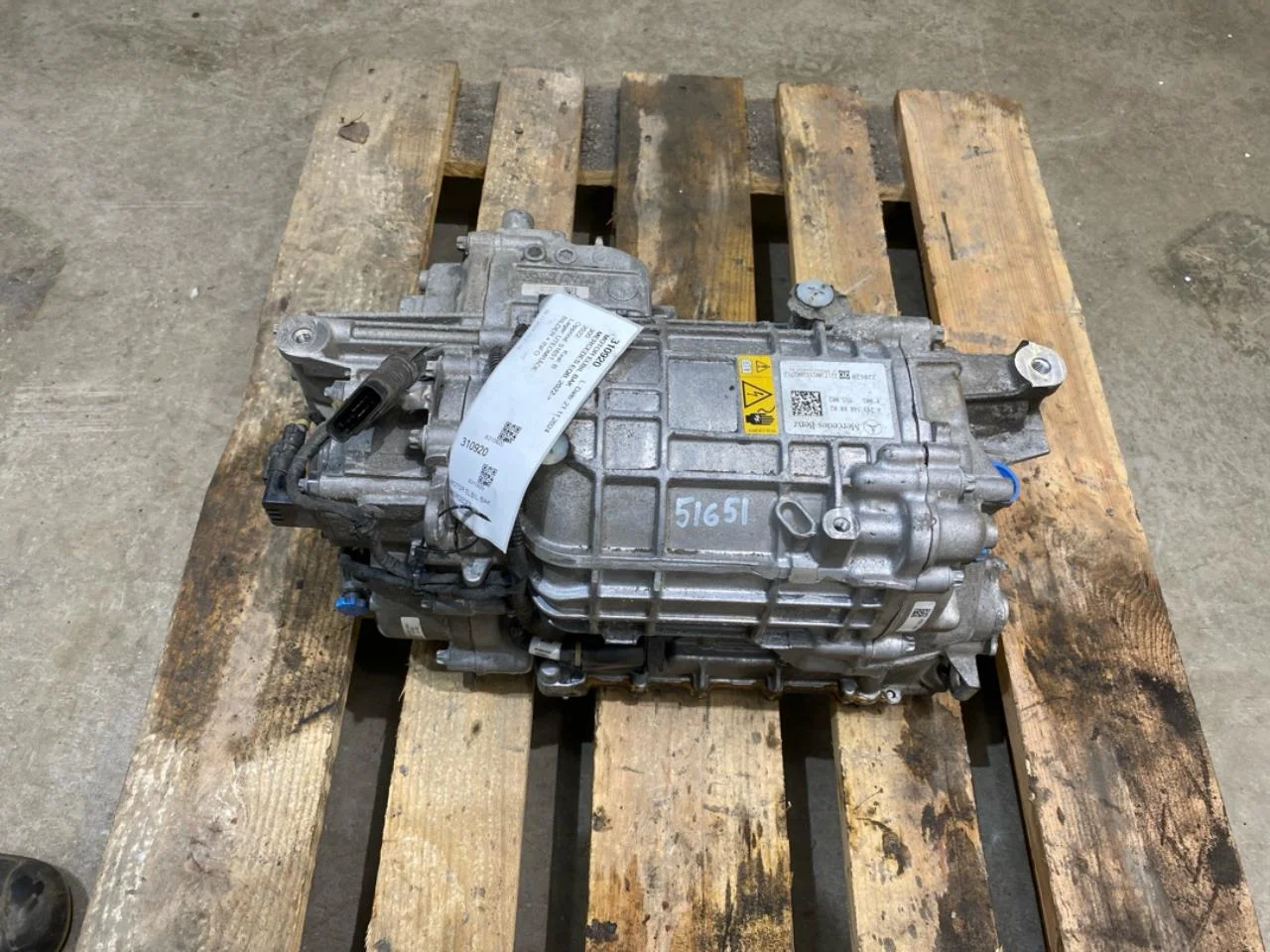 Mercedes EQB X243 2022- Elektromos motor, hátsó nézet 4