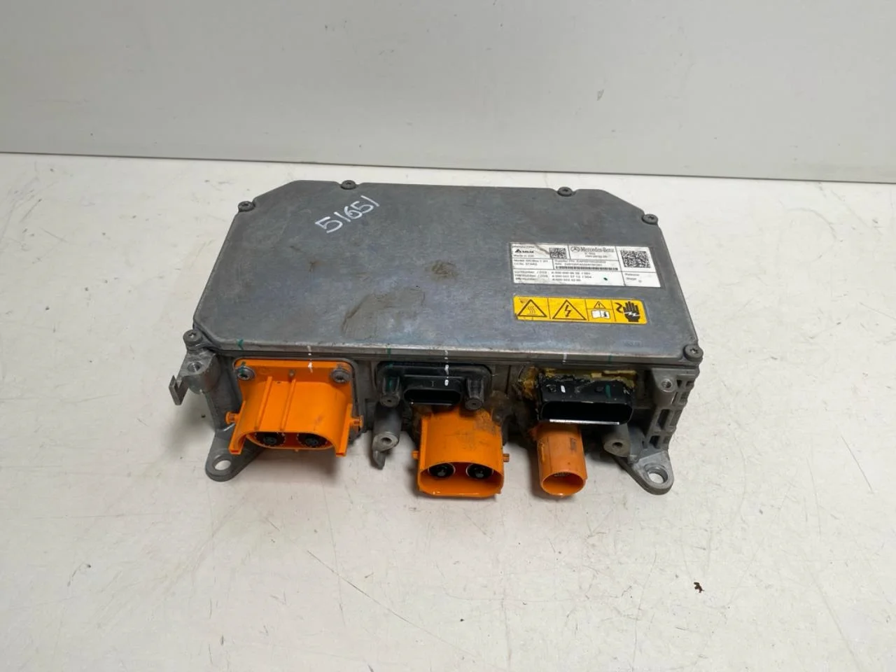 Mercedes EQB X243 2022- Feszültségátalakító, akkumulátor