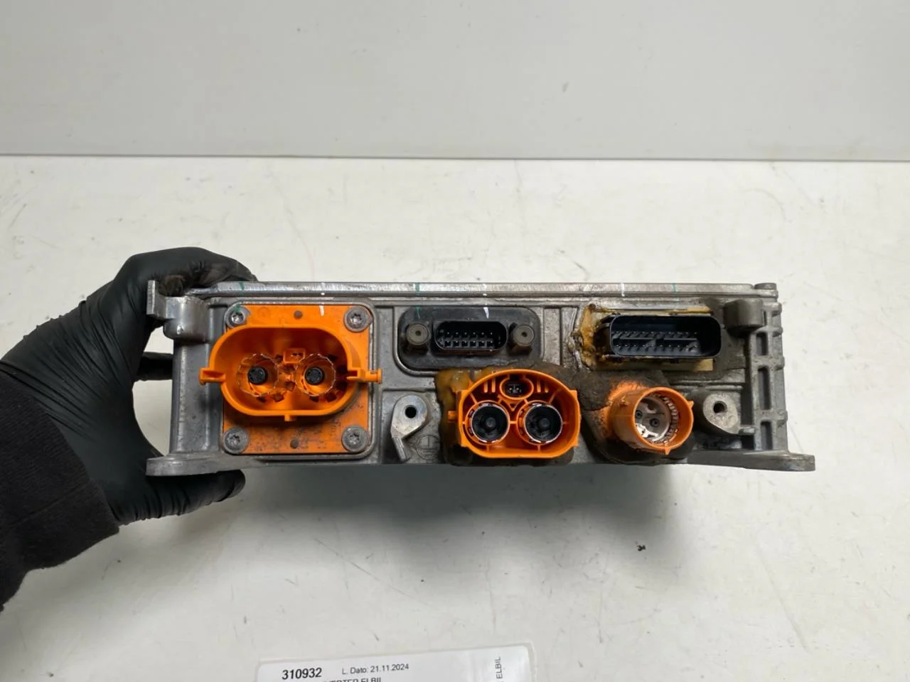 Mercedes EQB X243 2022- Feszültségátalakító, akkumulátor nézet 3