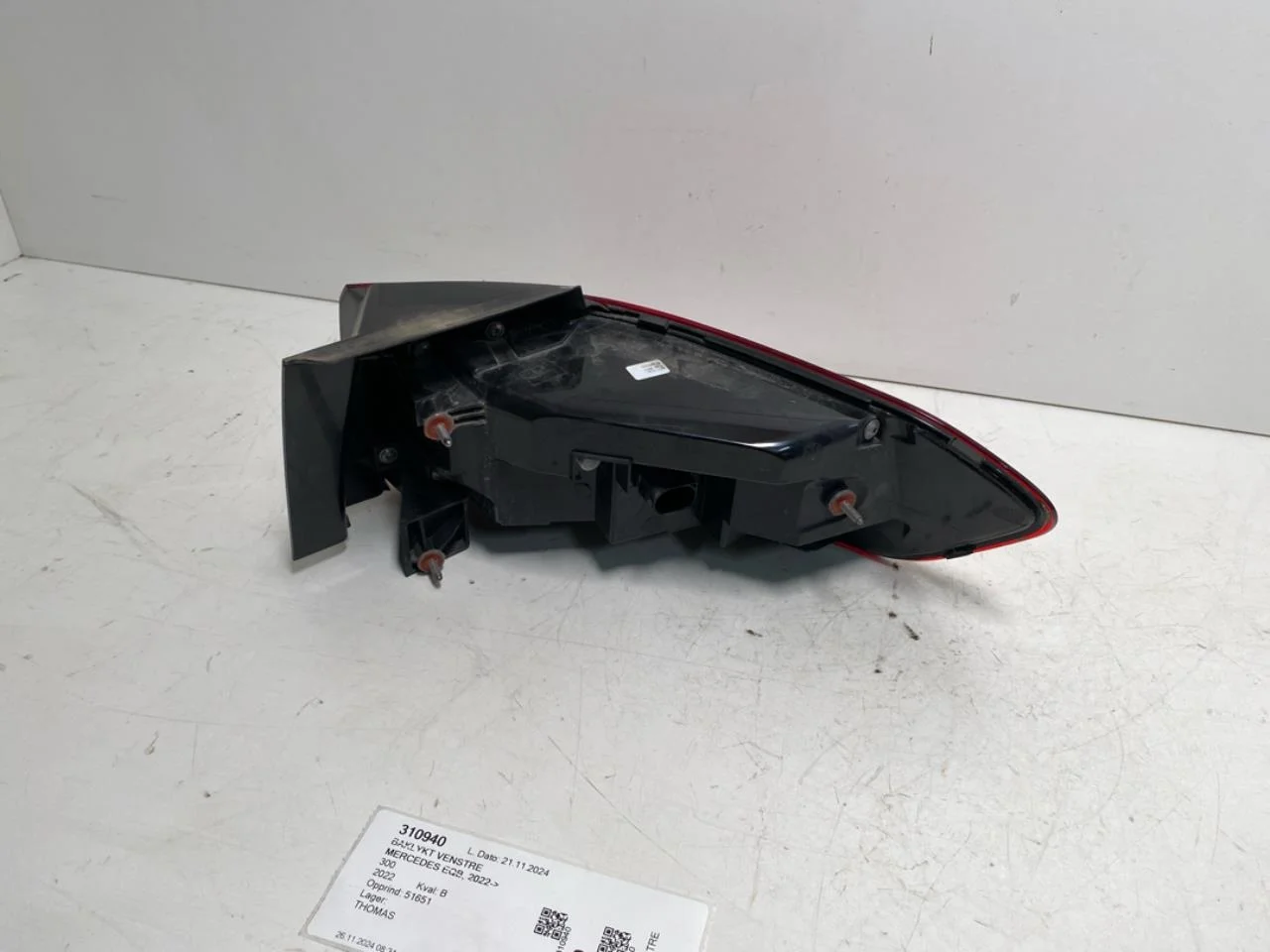 Mercedes EQB X243 2022- Left tail light view 2