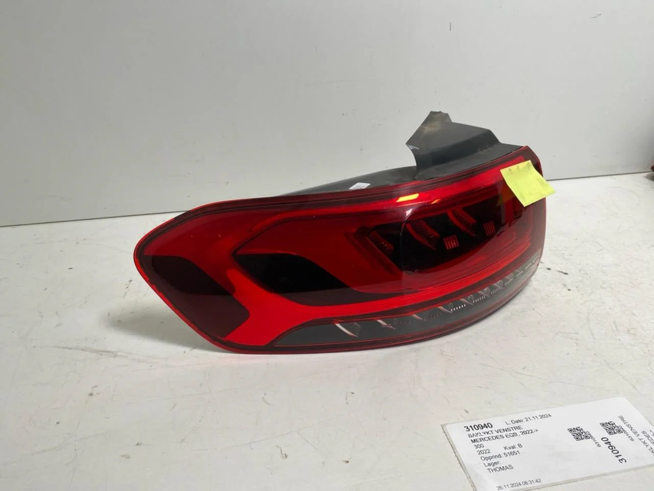 Mercedes EQB X243 2022- Left tail light view 4