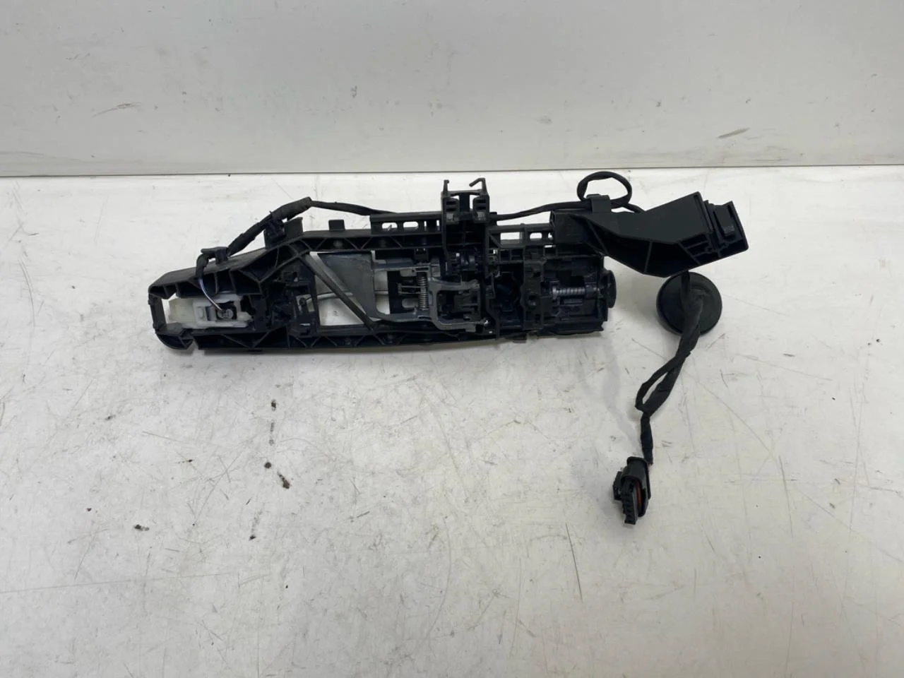 Mercedes EQB X243 2022- Left exterior door handle view 2