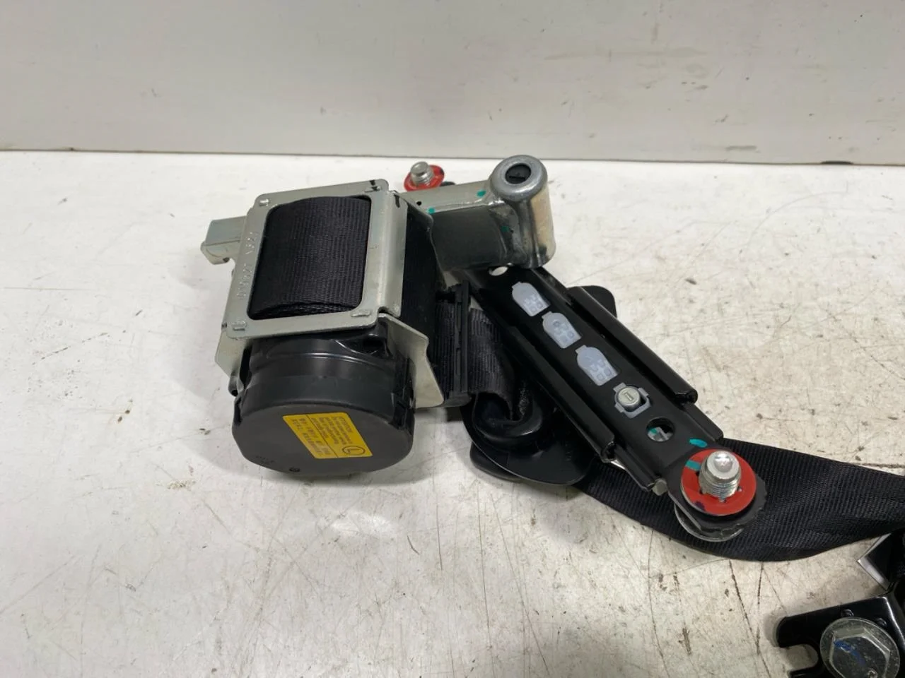 Mg MARVEL R 2022- Front left seat belt view 2