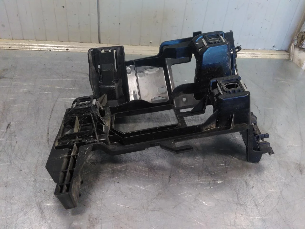 Mercedes EQS SUV X296 2022- Bumper reinforcement beam, rear view 2