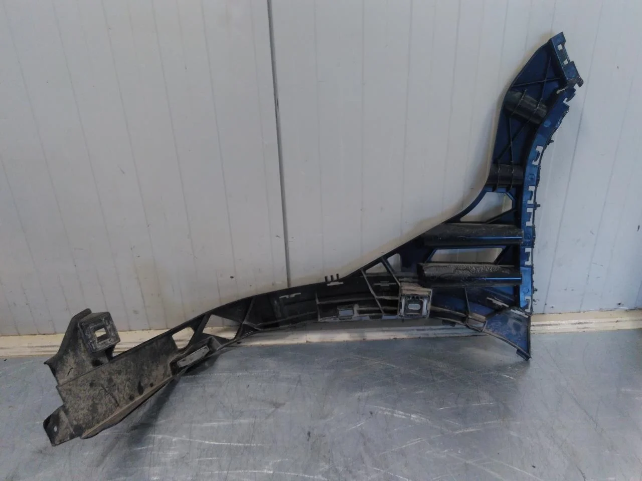 Mercedes EQS SUV X296 2022- Bumper reinforcement beam, rear view 2