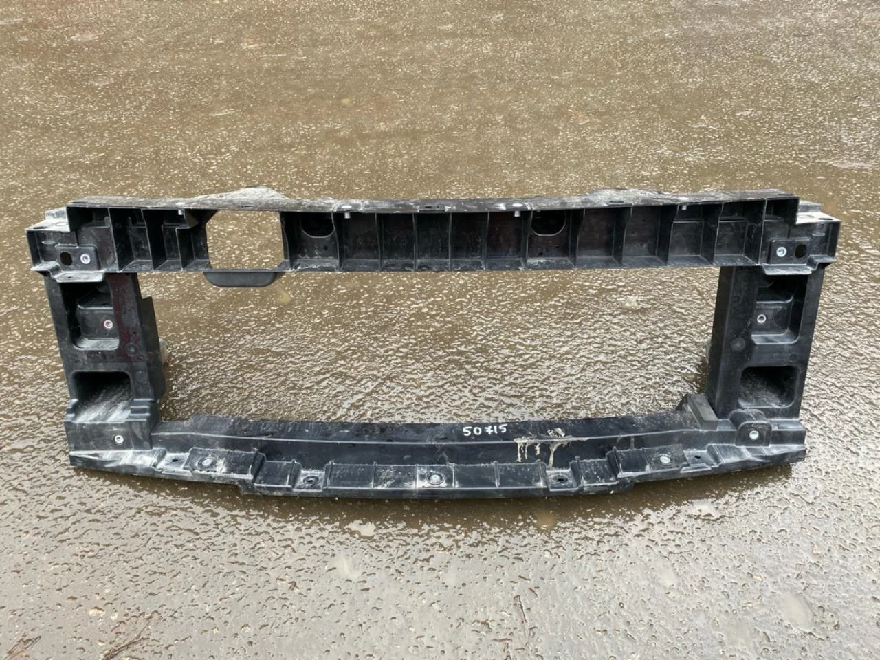Hongqi E-HS9 2022- Upper front panel