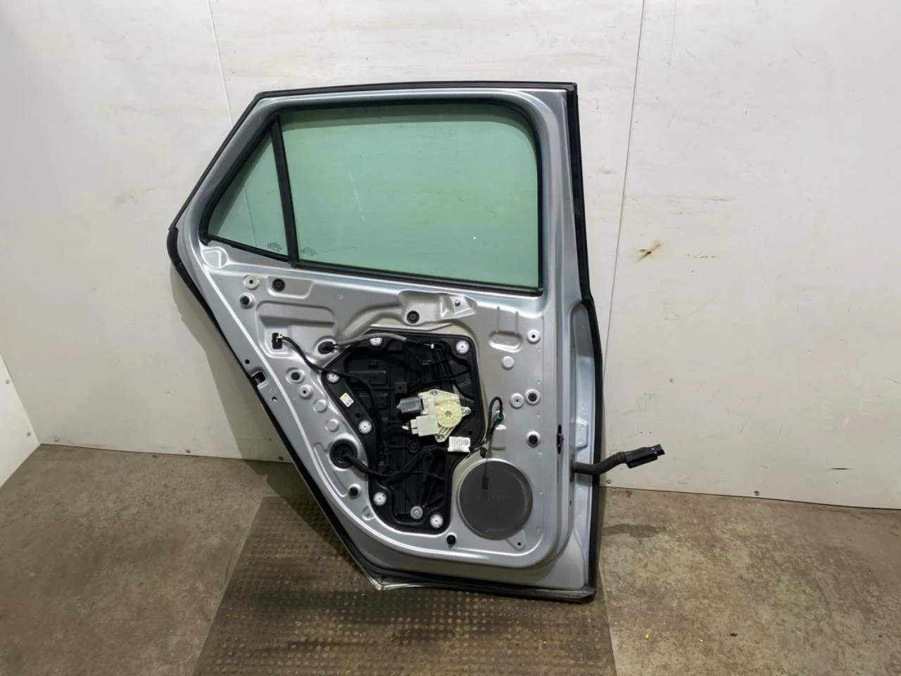 Volkswagen ID.3 2021- Ajtó, 4 ajtós, hátsó, bal nézet 3