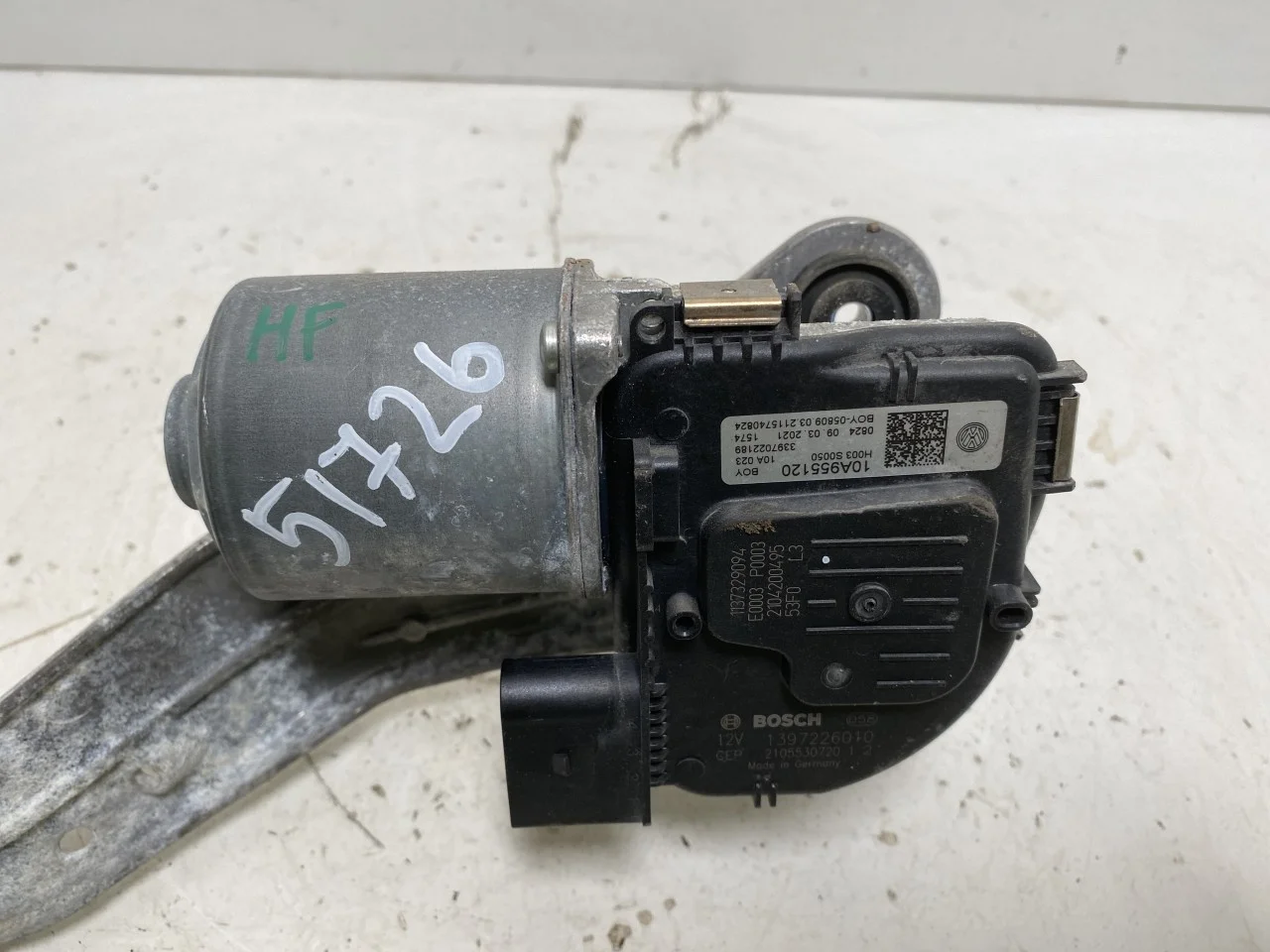 Volkswagen ID.3 2021- Windshield wiper motor view 3