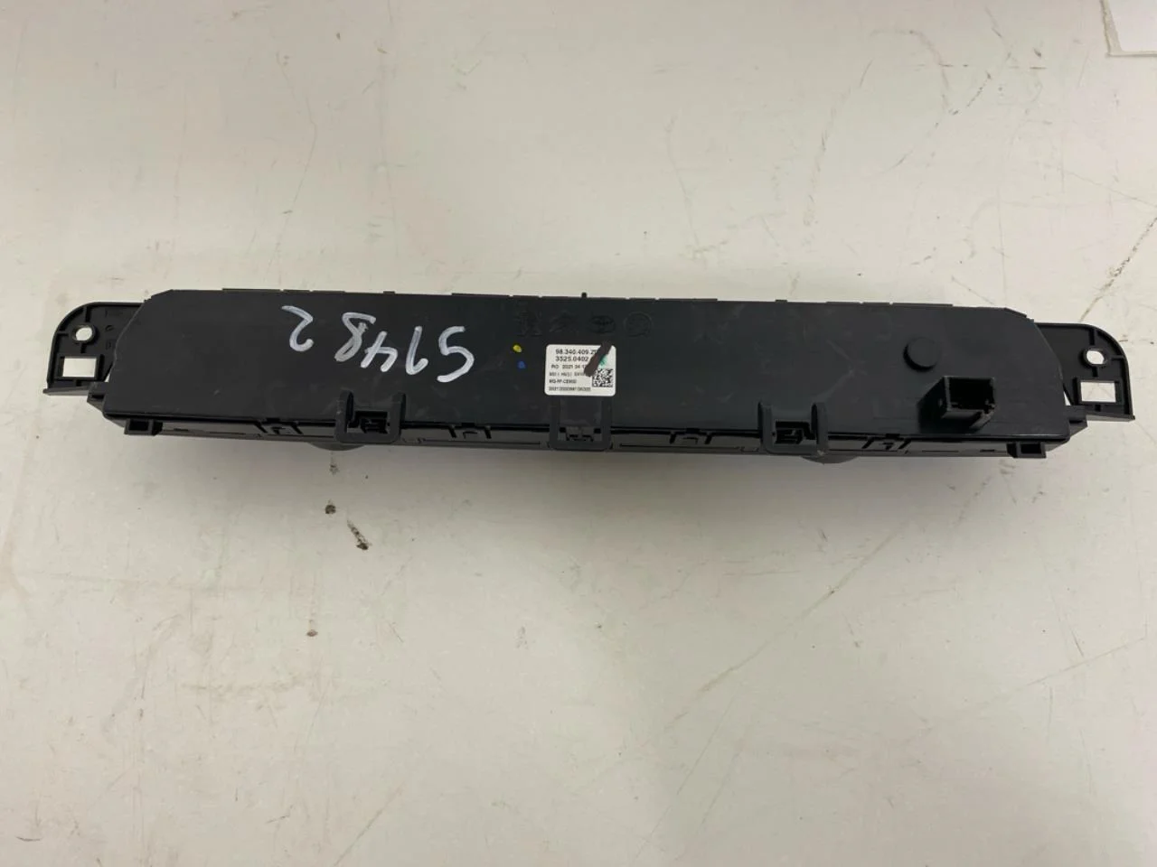 Opel / Vauxhall VIVARO 2020- Heater control unit view 2
