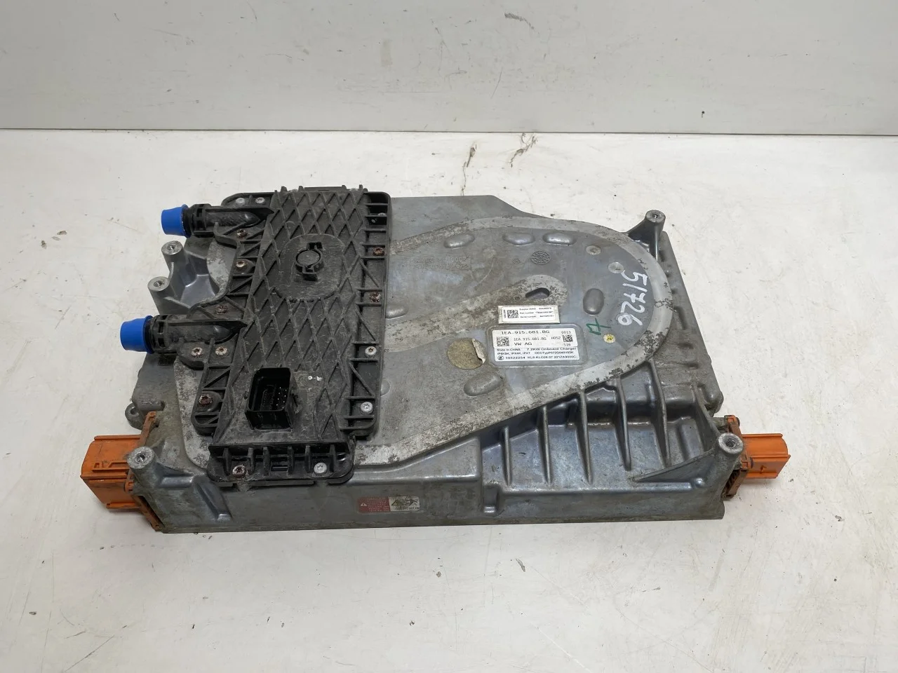 Volkswagen ID.3 2021- Akkumulátortöltő