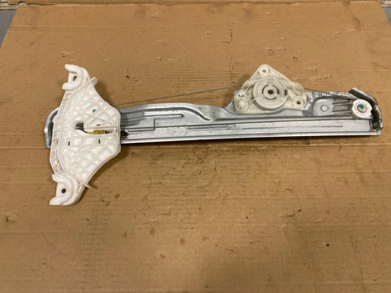 Hyundai KONA / ELECTRIC 2018-23 Electric window regulator, complete view 2